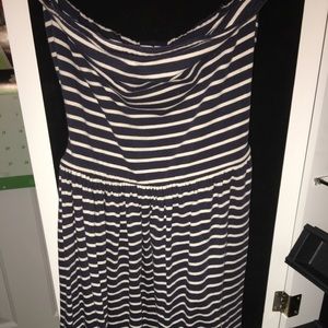 Strapless casual dress.